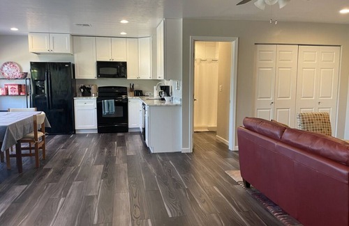 Catalina Village House | Private casita w/views of Pusch Peak, close to shopping, hiking & attractions.