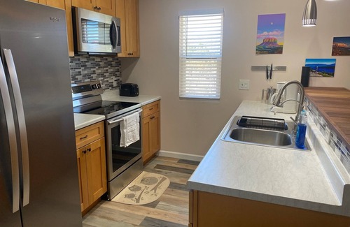 Oak Creek House | Private Casita with Beautiful Red Rock Views and Large Deck