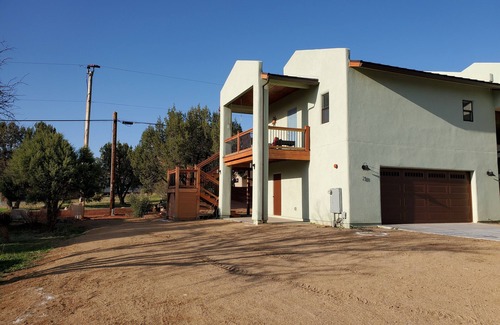 Oak Creek House | Private Casita with Beautiful Red Rock Views and Large Deck