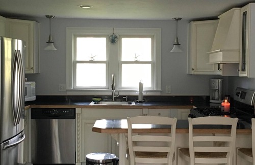 Centerville House | Private Centerville Village Cape House S. of 28 and a mile from Craigville Beach