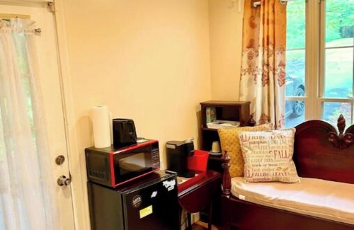 Lynchburg House | Private, Charm, & Unique Staynn