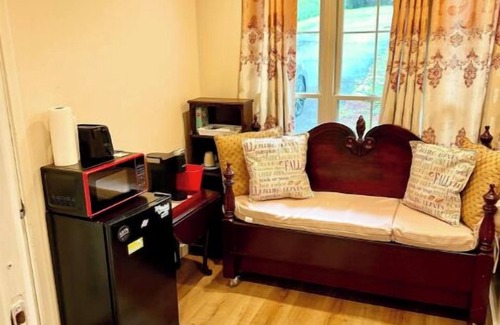 Lynchburg House | Private, Charm, & Unique Staynn
