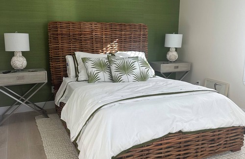 Indian River Shores Resort | Private charming 2-bedroom home in Indian River Shores with AC and ocean access.