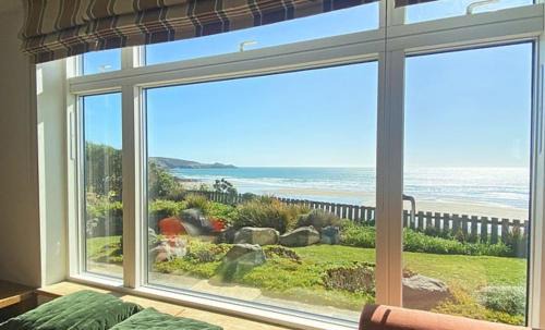 Perranuthnoe House | Private Cliff top Retreat by Perranuthnoe Beach