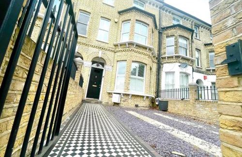Larkhall House | Private, Comfy And Quiet Room For 2 Clapham