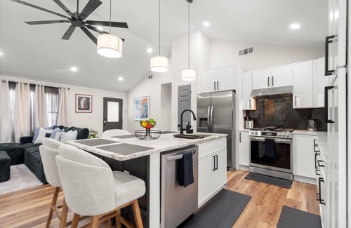 Belvedere Park House | Private Compound 2 Homes Sleeps 10+