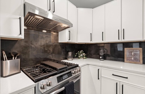 Belvedere Park House | Private Compound 2 Homes Sleeps 10+