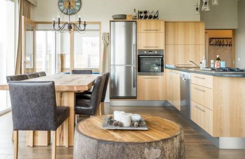 Akureyri House | Private cottage, elegance & amazing view