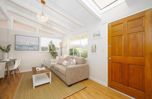 El Granada House | Private Cottage House - Walk to Beaches HarborFood Trials so much more
