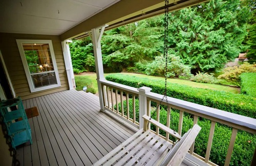 Cottage Lake House | Private Cottage on 1+ Acres
