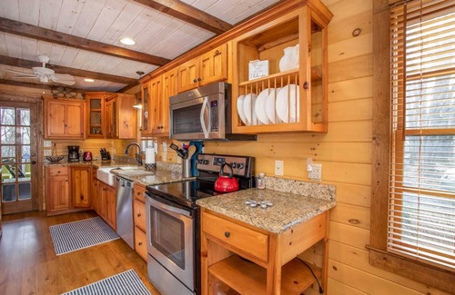 Boone Cottage | Private Cottage With Great Surroundings