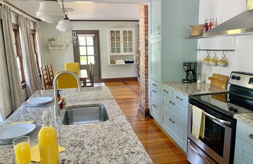 Pinehurst House | Private Cottage with Personal Chauffeur and Free Breakfast