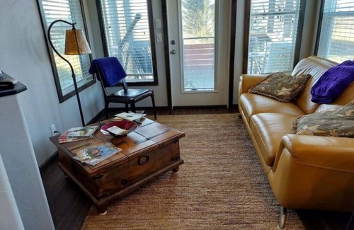 Driggs House | PRIVATE COUNTRY SETTING AT THE BASE OF THE WEST SIDE OF THE TETONS