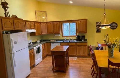 Maple Springs House | Private, cozy 2 bedroom with views, sleeps 5