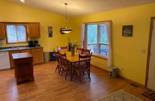 Maple Springs House | Private, cozy 2 bedroom with views, sleeps 5