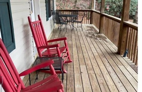 Maple Springs House | Private, cozy 2 bedroom with views, sleeps 5