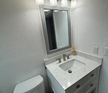 Urban Core Apartment | Private Cozy Apartment