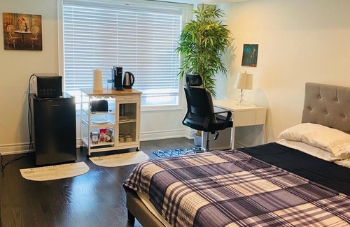 Brampton Bed & Breakfast | Private Cozy Bedroom with Private Washroom and Parking