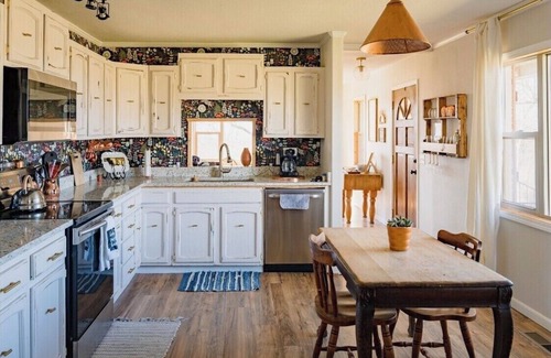Harrison Cottage | Private & Cozy Ozark Mnt Cottage near BNR, Jasper, Boxley HRSN & hiking. VIEW