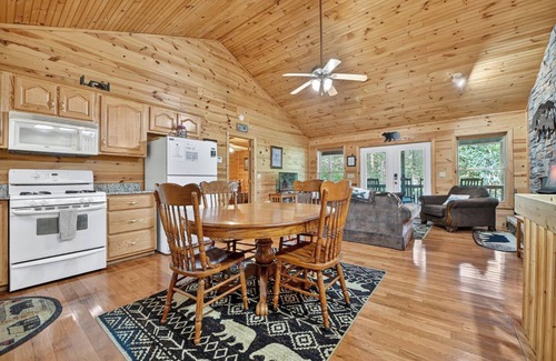 McCaysville Cabin | Private Creek Pier, Firepit Under the Stars & Game Room Near Appalachian Fun - The Water's Edge