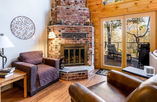 Berkeley Springs Cabin | Private Creek, Huge Deck, Hot Tub at Chalet Cabin