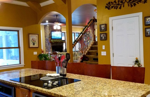 Pigeon Forge Cabin | Private, Crk side, 2 mls to PF Parkway , Lg yard, pet and motorcycle friendly.