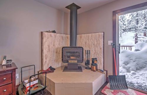 Incline Village House | Private Deck and Community Pool Incline Village Gem