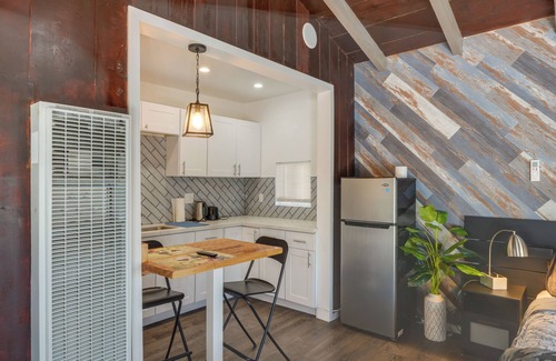 Frazier Park Apartment | Private Deck & Views: Frazier Mountain Cabin