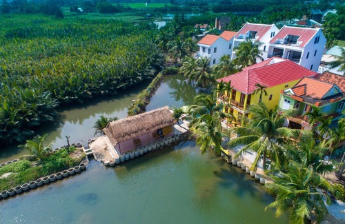 Cam Thanh Villa | Private Deluxe Double Room with 3 bedrooms at Lakeview Villa in Hoi An
