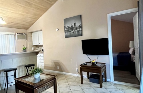Glen Burnie House | Private detached 1bedroom guest house.