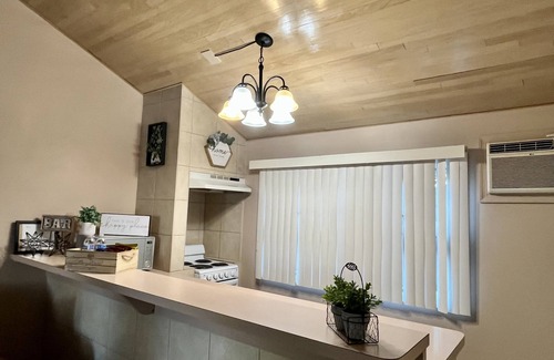 Glen Burnie House | Private detached 1bedroom guest house.