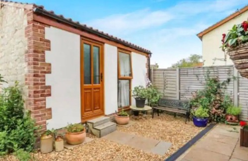 Thistley Green Apartment | Private Detached Annex in Isleham