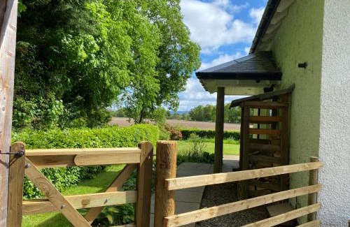 Crieff House | Private detached cottage sleeps 4