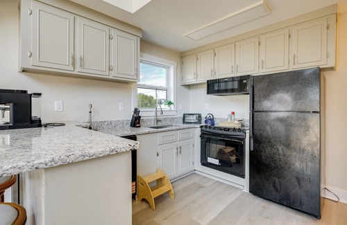 Colington Harbour Cottage | Private Dock & Beach Access: Kill Devil Hills Home