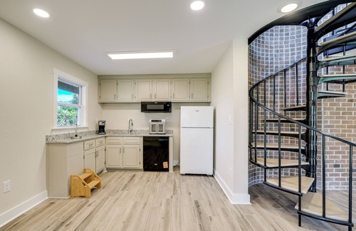 Colington Harbour Cottage | Private Dock & Beach Access: Kill Devil Hills Home