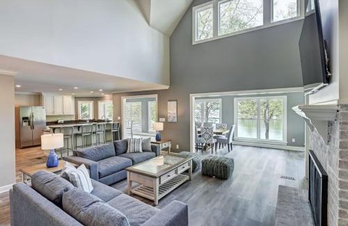 Mayhew House | Private Dock Hot Tub Game Room Firepit Sunset Shores Resort The Homestead
