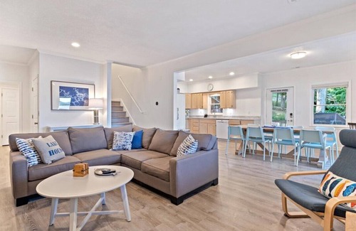 Stover House | Private Dock: Spacious Lakefront Home in Stover