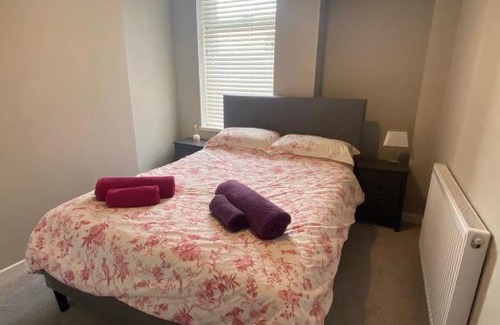 Riverside House | Private double room in our Cardiff Home
