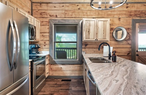 Sevierville Cabin | Private Douglas Lake Cabin | Hot Tub Views
