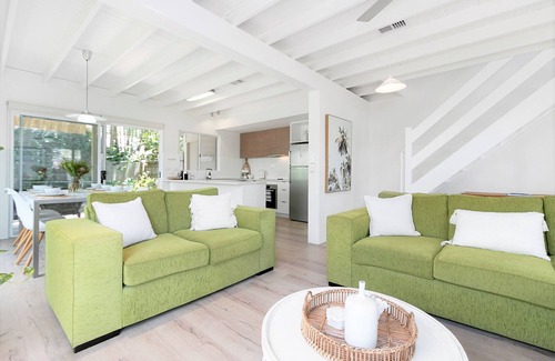 Noosaville House | Private Duplex near the River & Gympie Tce