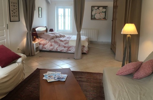 Le Tronquay Apartment | Private En Suite with outdoor entry in Family Farm in Normandy