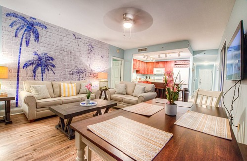 Panama City Beach Condo | Private end unit, boasting incredible views for am incredible vacation!