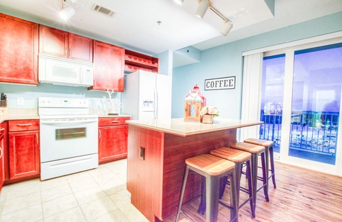 Panama City Beach Condo | Private end unit, boasting incredible views for am incredible vacation!