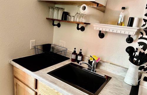 Burns Bed & Breakfast | Private Entrance Guest Suite Apartment