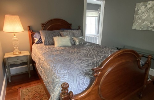 Warrenton Apartment | Private Entrance Two Story Apartment Two Bedrooms Circa 1855