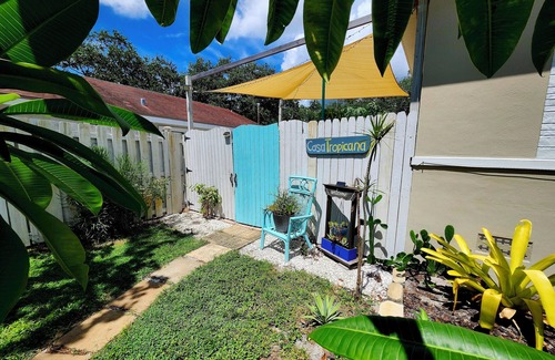 St. Petersburg - Clearwater House | Private entrance room & bathroom w/courtyard 10 min to beach & Downtown