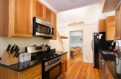 North Eastham House | Private estate, 3 homes, pool, outdoor kitchen, walk to beach!