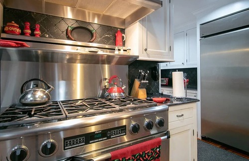 Gulfport House | Private Estate! Getaway w priv pool nhot tub. Secluded yet 15 min to beachcasino