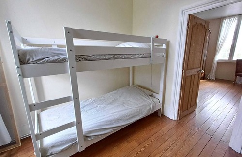 Tournus Bed & Breakfast | Private Family B&B Room "Violette"
