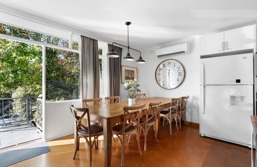 Highett House | Private family guest suite w/free parking